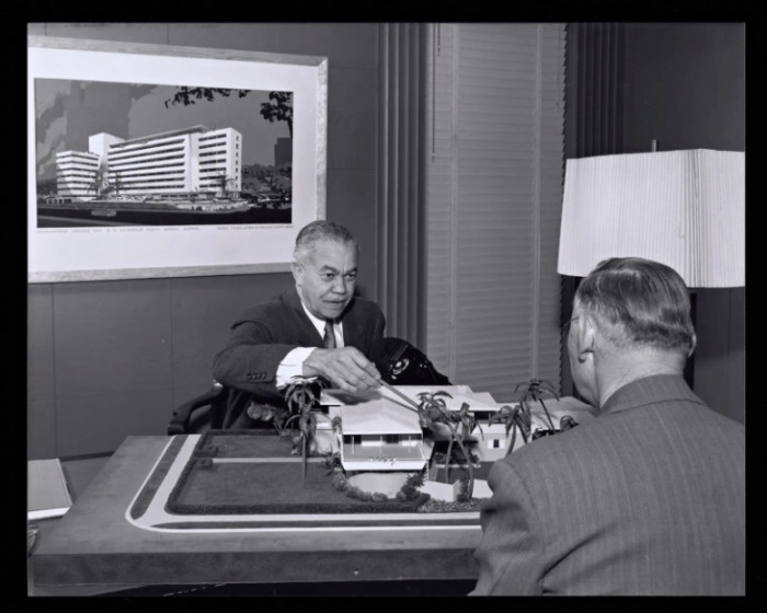 Julius Shulman,  Portrait de Paul R. Williams (1204-2) , 1952, Getty Research Institute ; archives Julius Shulman, photographie de Julius Shulman